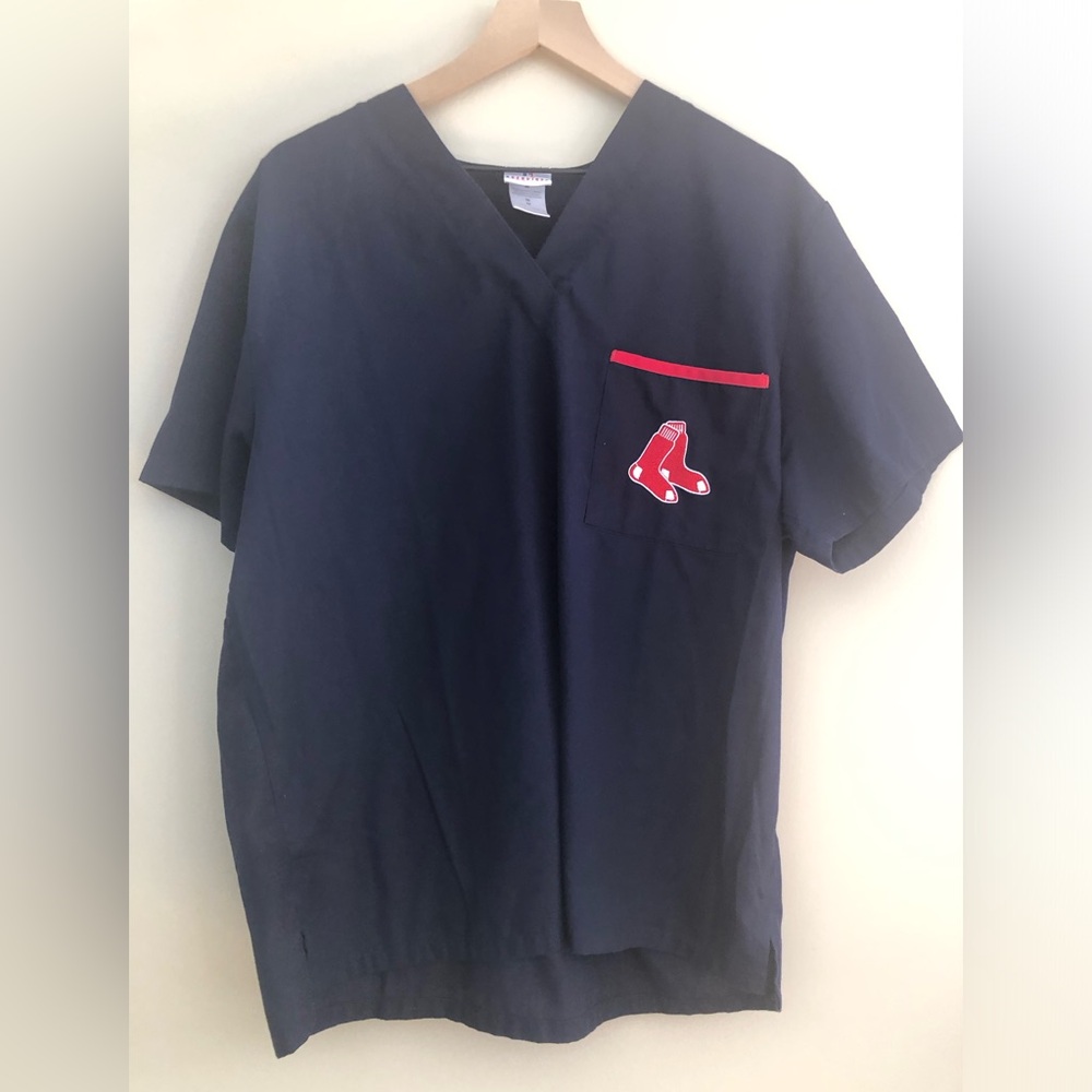 MLB Boston Red Sox Women’s Men’s Unisex Scrub Top size Medium spring baseball